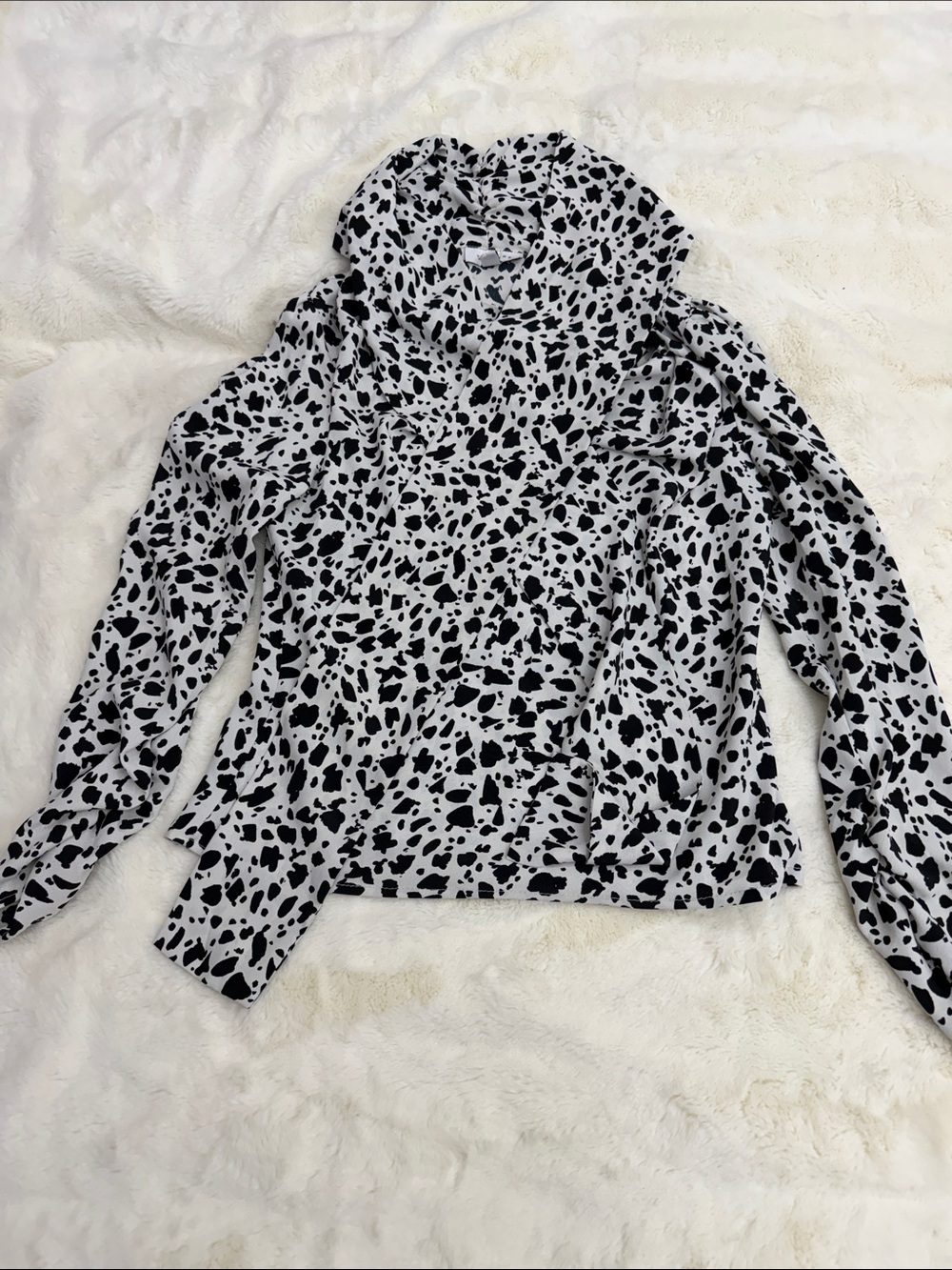 Topshop Black White Animal Print
Tie Neck Long Sleeve Blouse
Women's 4